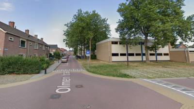 Een nieuw stoepje voorkomt dat Oudenbossche leerlingen over de rijbaan moeten lopen