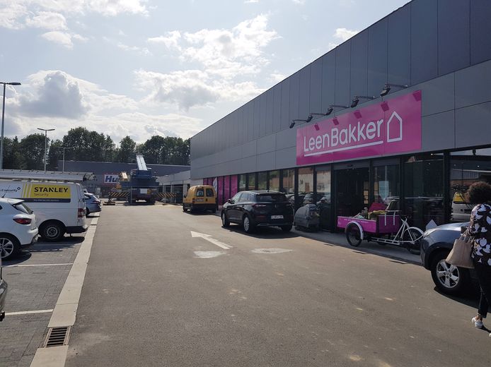 gemak Staan voor kast Meer winkelplezier in Halle: Leen Bakker en Hubo openen de deuren langs  Bergensesteenweg | Halle | hln.be