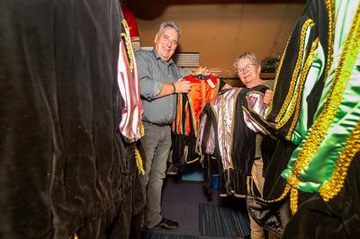 Na halve eeuw past Alex van de Meeberg voor ontvangst van Sinterklaas in Willemstad, ‘Ik ben bang da