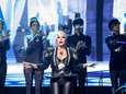Anastacia zet haar rol als Killer Queen lekker vet aan in We Will Rock You