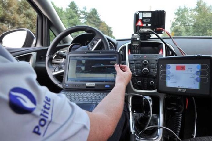 Volgens de aannemer wordt hij onterecht als schuldige aanzien voor de vele verkeersinbreuken. (archieffoto als illustratie)