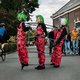 Anita is een driekoppig succesnummer op het bloemencorso in Roelofarendsveen