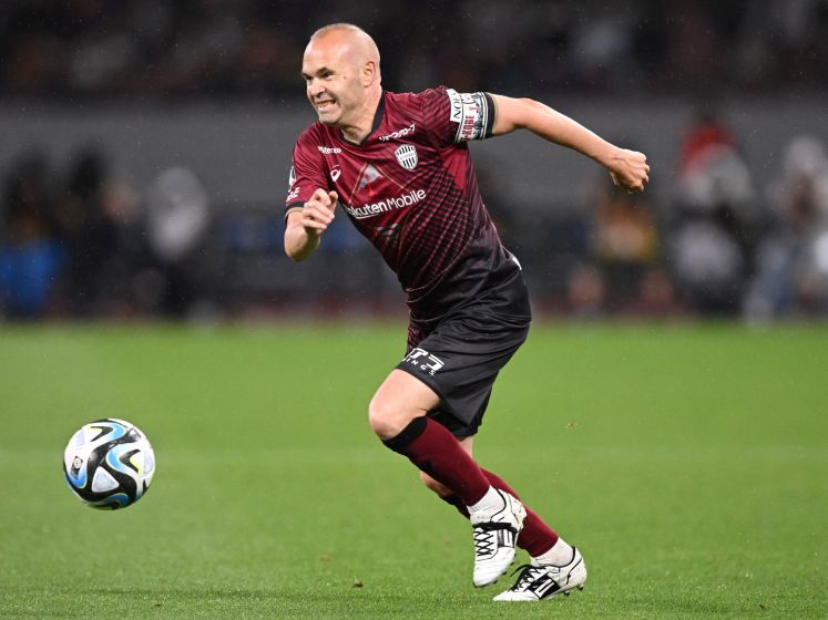 Prachtig weerzien in Japan voor Xavi en Iniesta