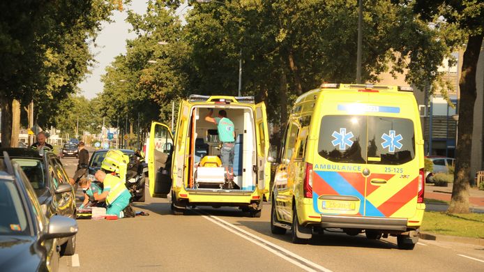 Aan de Havikskruid in Zeewolde is een 6-jarig meisje
geschept door een personenauto. Ambulancepersoneel bood direct hulp.