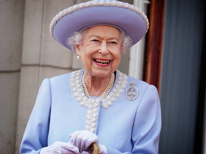 REPORTAGE. Londen viert de Queen als nooit tevoren: “Als er één ding is waar Britten verdomd goed in zijn, is het in royaltygek zijn”