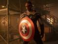 Anthony Mackie in de rol van Captain America in de serie 'The Falcon and the Winter Soldier'.