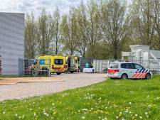 Man zwaargewond na val van 2,5 meter hoogte bij werkzaamheden aan silo in Zwolle