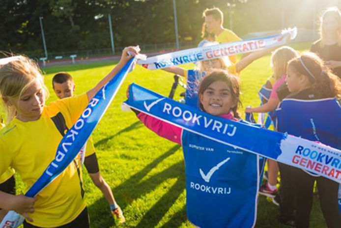 Sportbonden als de KNVB en KNHB hebben zich aangesloten bij het initiatief voor een rookvrije generatie.