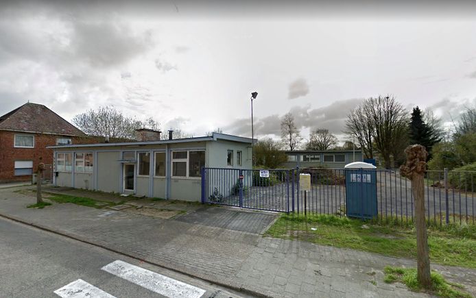 De oude school aan de Vossenstraat gaat tegen de vlakte.