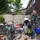Om zijn tuin kindvriendelijk te maken heeft Marco de Meijer wat hulp nodig
