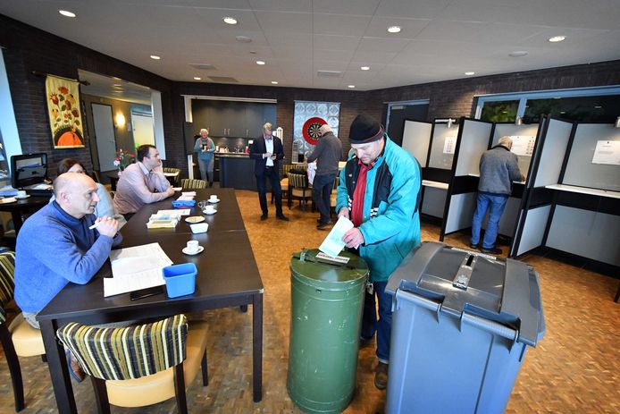 Het stembureau in Geesteren in ontmoetingsruimte De Aanleg.