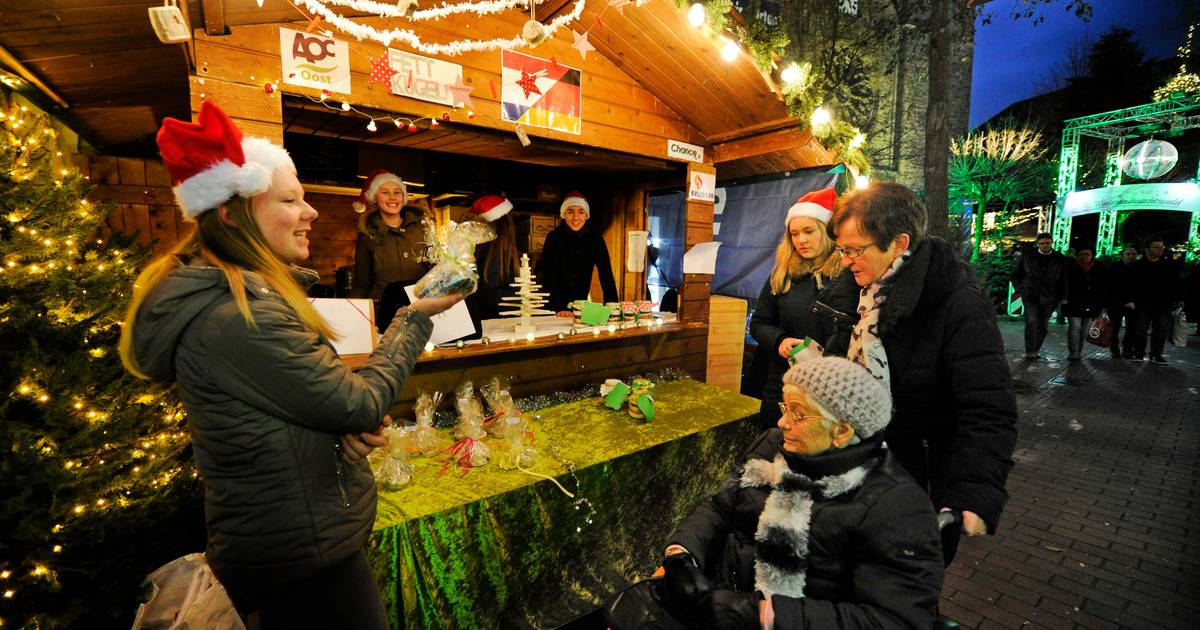 Kerstmarkt en verlichte stoet in Nuland Den Bosch AD.nl