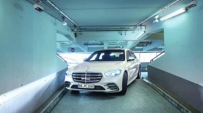 Bosch heeft systeem klaar waarbij auto zichzelf gaat parkeren