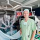 ‘Hoe méér ingrepen je doet, hoe bekwamer je wordt. Je hebt echt een honderdtal operaties nodig voor je de zaak beheerst’