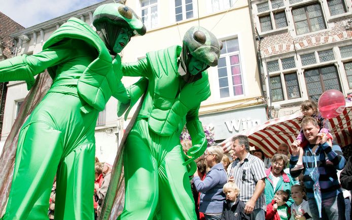Tijdens de Gentse Feesten maken straatartiesten en muzikanten uit heel Europa de dienst uit.