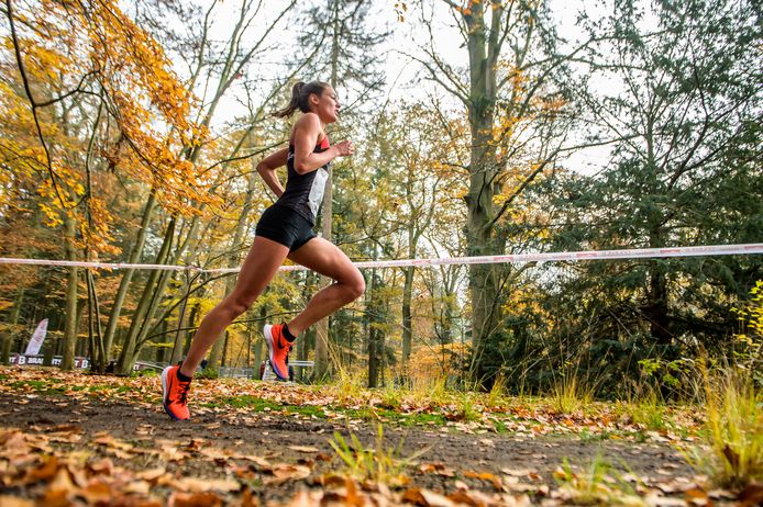 Julia van Velthoven in actie tijdens de Warandeloop van 2019.  Dit jaar is ze één van de kanshebbers op een medaille en een ticket voor het EK in Dublin.