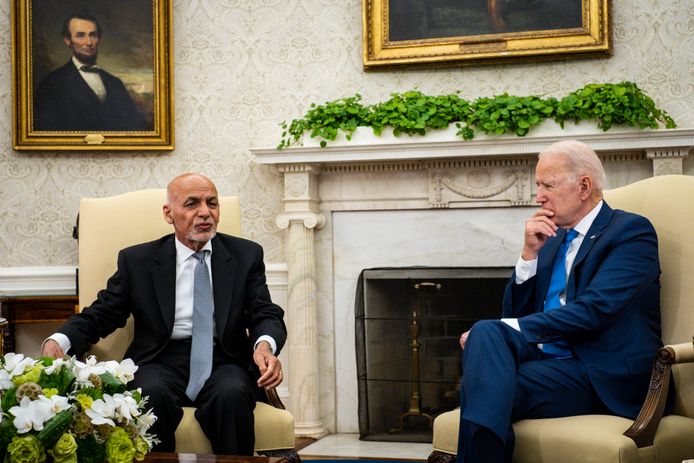 Joe Biden avec Ashraf Ghani à la Maison Blanche, en juin 2021.
