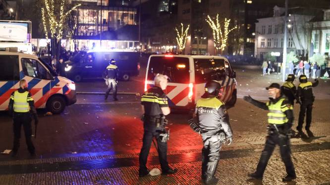Vijftien arrestaties tijdens rellen in Leeuwarden, meeste horeca houdt zich aan regels, Breda blijkt uitzondering

