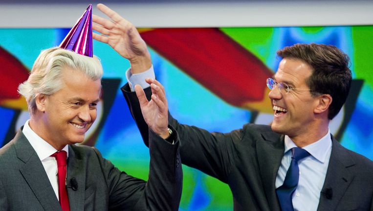 Mark Rutte en Geert Wilders tijdens het jeugdjournaaldebat. Beeld EPA