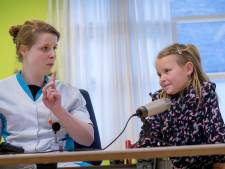 Vliegtuig wordt 'tiegtuig' en kapstok is 'taktok': zo spoort ziekenhuis Rivierenland de oorzaak van spraakproblemen op