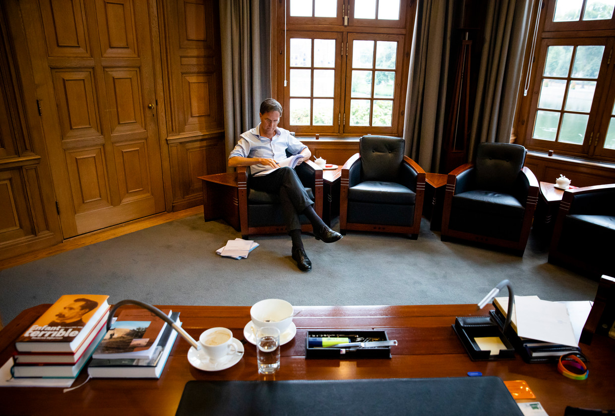 Minister-president Mark Rutte bereidt zich in het Torentje voor op de Algemene Politieke Beschouwingen, september 2019. Beeld Hollandse Hoogte /  ANP