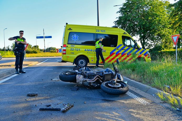 Motorrijder gewond na botsing op de Luikerweg bij Borkel en Schaft.