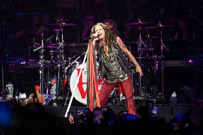 Aerosmith annuleert shows van afscheidstournee wegens stemproblemen zanger: “Bloedingen aan stembanden”