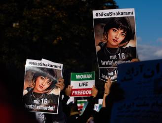 Iran vervolgt journalisten na BBC-programma over betoogster Nika Shakarami (16): “vals, onjuist en vol fouten”