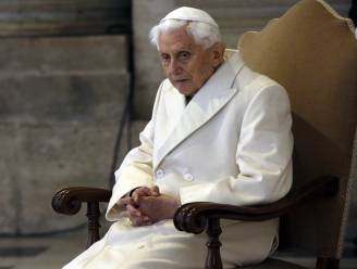 Voormalige paus Benedictus XVI excuseert zich, maar ontkent toedekken seksueel misbruik