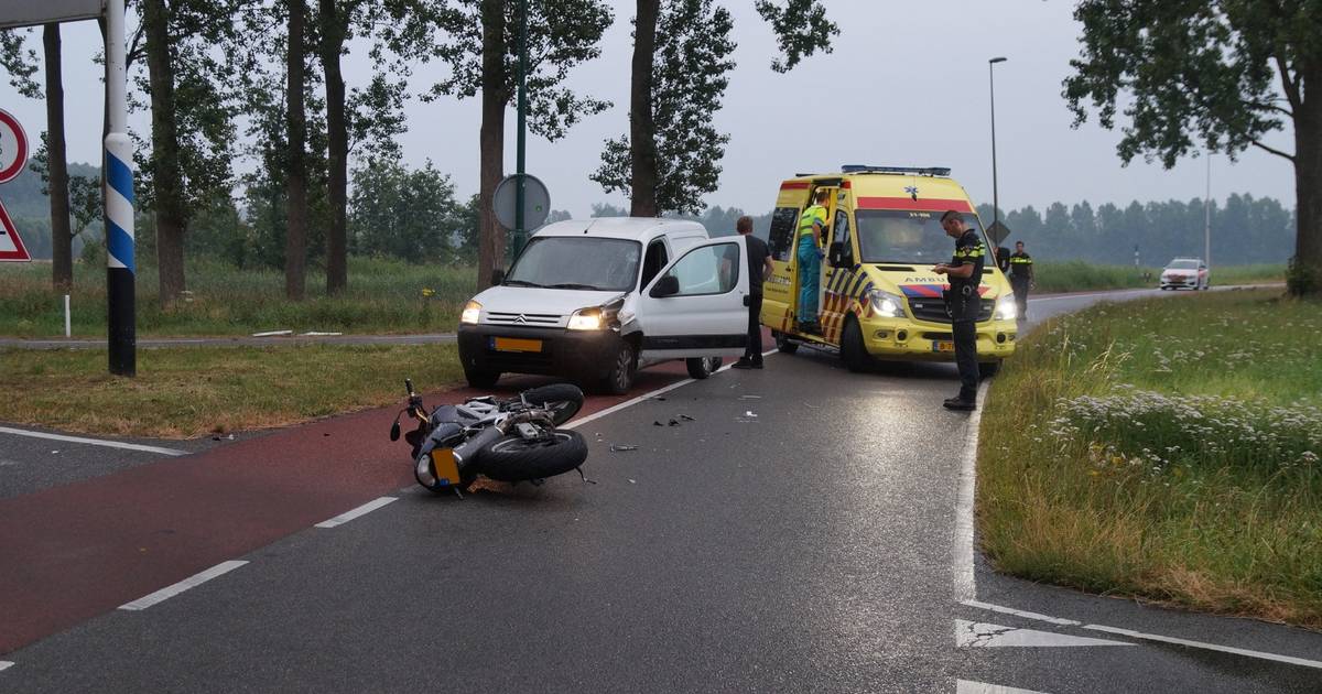 Motorrijder gewond bij aanrijding met auto in Heusden.