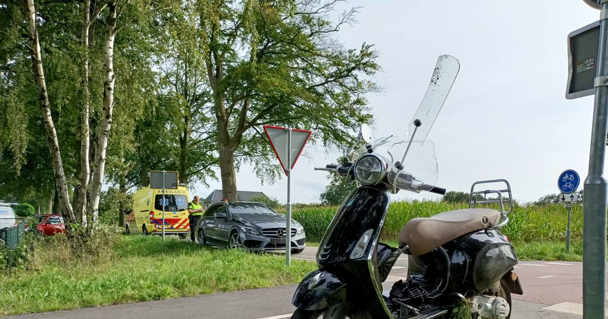 Scooterrijder gewond door aanrijding met auto in Zelhem #Terborg.