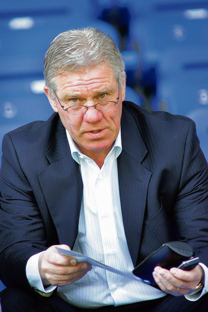 Wim Rijsbergen bondscoach van Salomonseilanden | Nederlands voetbal | AD.nl
