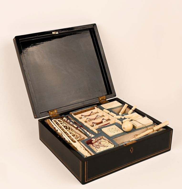 Joris Escher schreef een boek over zijn beroemde oudoom: 'Hij schroomde  niet de contrasten uit te vergroten'