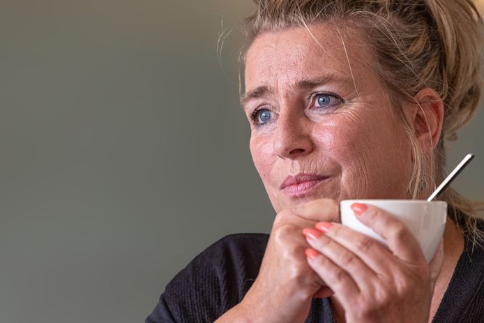 Vijf jaar leefde Zwollenaar Karin ter Horst in de bijstand. Een periode van stress, schaamte, maar achteraf vindt ze het ook goed om meegemaakt te hebben. ‘Dit kan iedereen overkomen.’