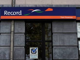 Juridisch steekspel over klanten Record Bank