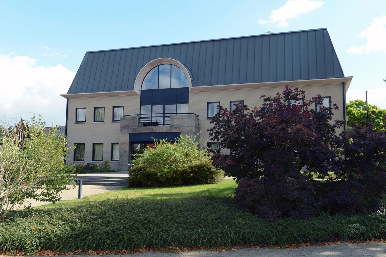 OudHeverlee sluit verdieping van gemeentehuis om energiekosten te