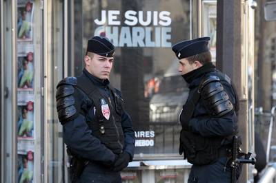 Aanslag voor de lokalen van Charlie Hebdo: vier verdachten gearresteerd