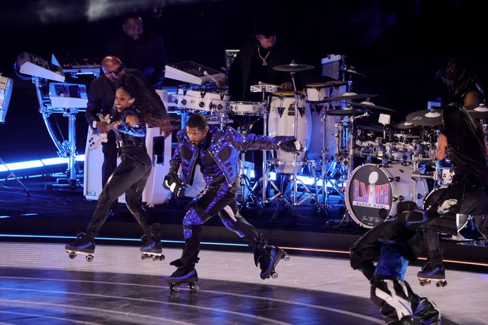 Usher tijdens zijn Super Bowl-optreden.