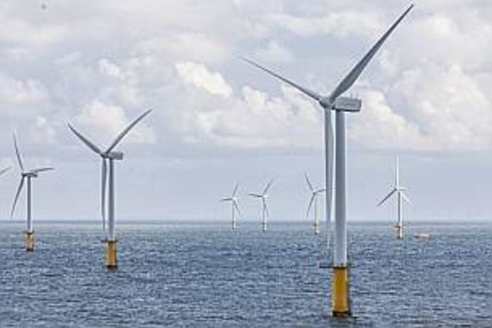 Eneco gaat prat op zijn duurzame karakter. Hier windpark Luchterduinen voor de kust van Noord-Holland.