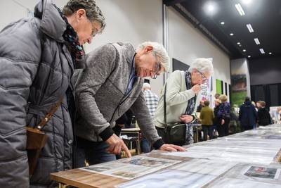 Hank duikt weer in de archieven: 160 jaar aan dorpsverhalen op de Hangdag