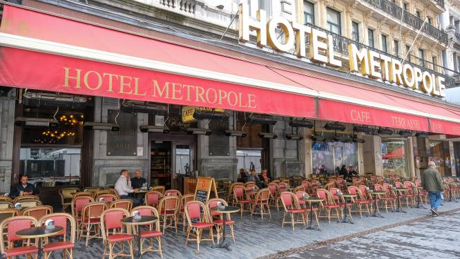 Veiling interieurstukken Hotel Metropole tijdelijk bevroren