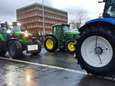 Boeren voeren met 700 tractoren actie tegen onzekere toekomst: "Moordende onzekerheid nekt onze bedrijven”