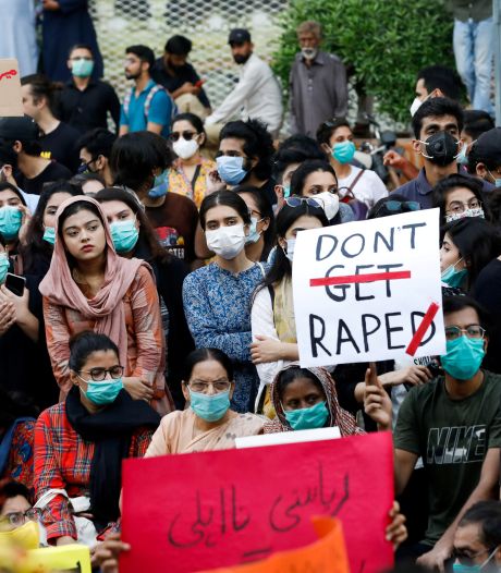 Pakistan veroordeelt mannen ter dood die vrouw verkrachtten in bijzijn van kinderen