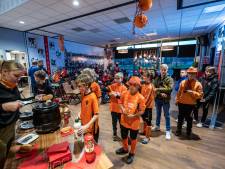 Boerenkool en bitterballen: hoe een oranje kantine de voetbalvereniging door zware tijden sleept
