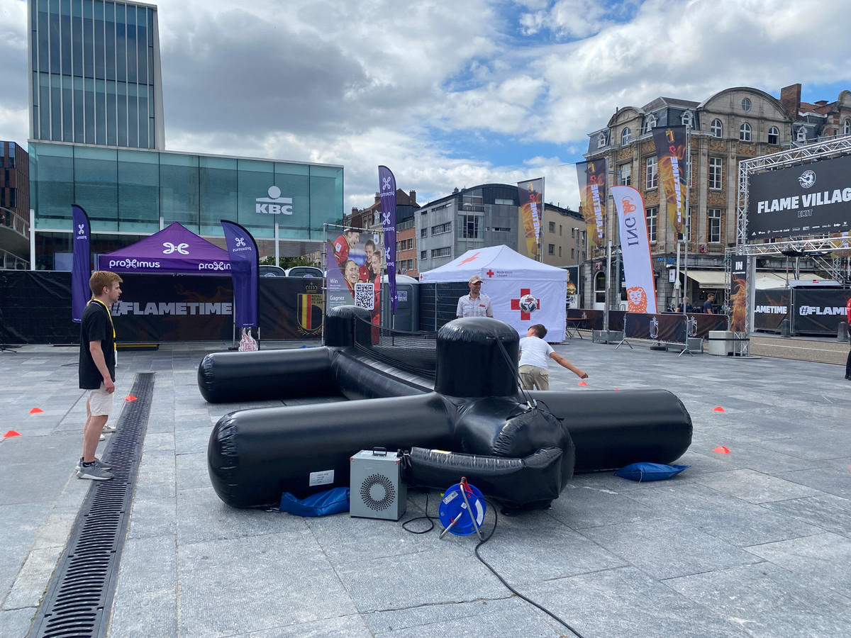 Allereerste fandorp Red Flames officieel geopend “Het moet er boenk op