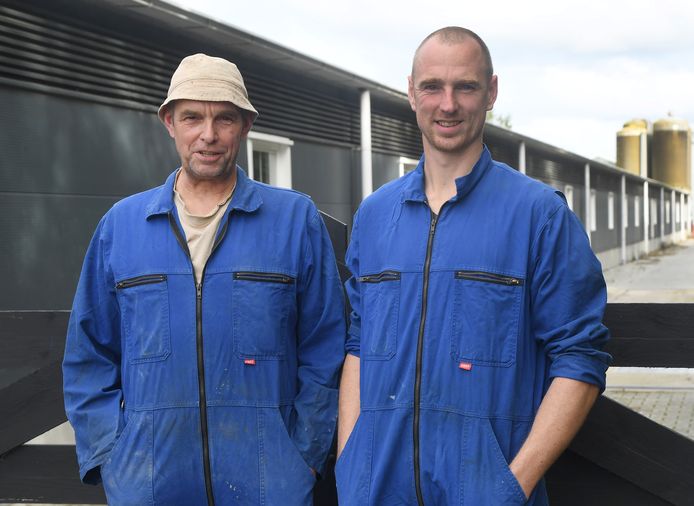Arie van Dam en zijn zoon Gert.