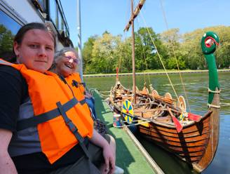 “De laatste tijd gaat hij erg achteruit, maar dit maakt hem dolgelukkig”: ongeneeslijk zieke Rune (18) is voor even een échte viking 