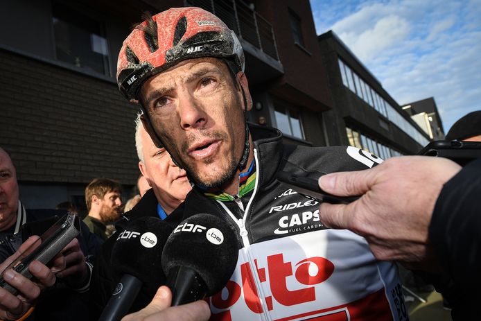 Philippe Gilbert na afloop van Omloop Het Nieuwsblad, eind februari een van de laatste wielerkoersen voor het coronavirus de sport platlegde.
