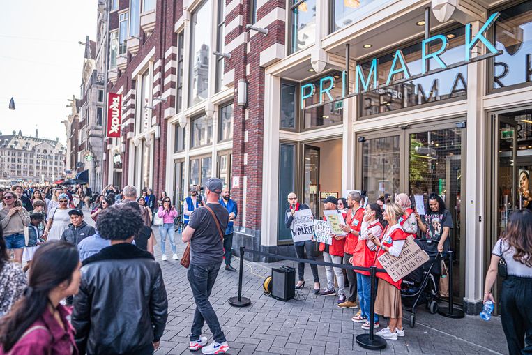 De Primark profiteert van de zogeheten LIV-regeling. De Raad van State waarschuwde eerder al voor een ‘cadeau-effect’ voor werkgevers. Beeld Joris van Gennip