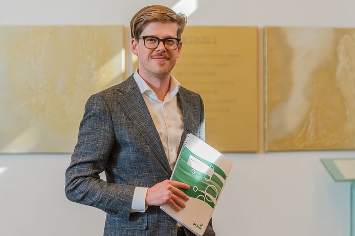 Wethouder Dolf Smolenaers mag eindelijk geld uitgeven.